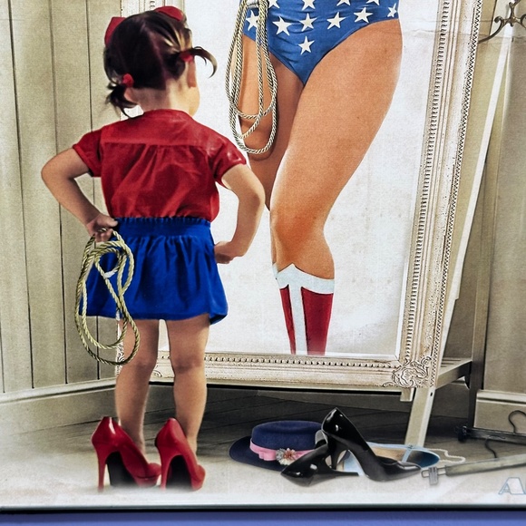 Framed Wonder Woman Poster 11X17 Gal Gadot DC Comics - Picture 3 of 5